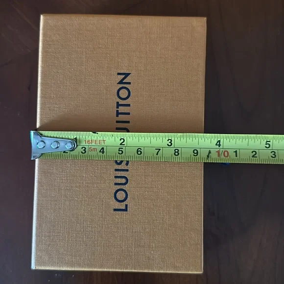 Louis Vuitton Box, Dust Bag, Gift Tag, and Ribbon - Picture 3 of 6